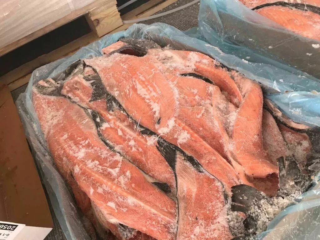 фотография продукта Субпродукты хребты лосося замороженные .